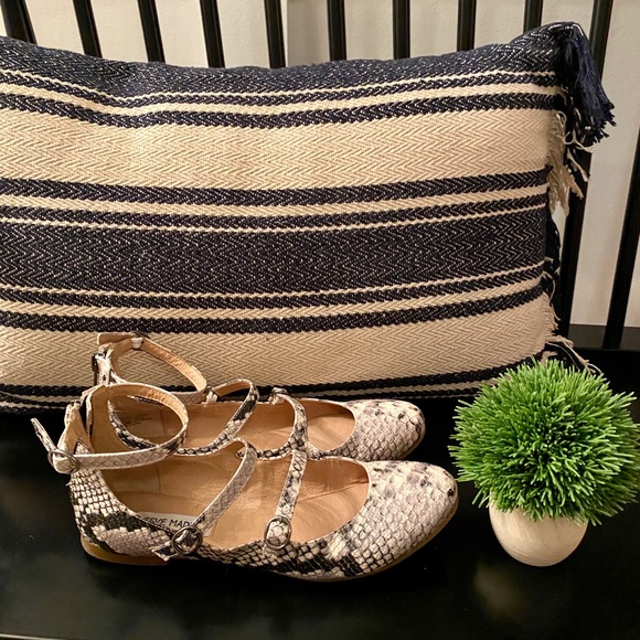 *SOLD* Steve Madden Snake Print Mary Janes 7.5 - Picture 2 of 5
